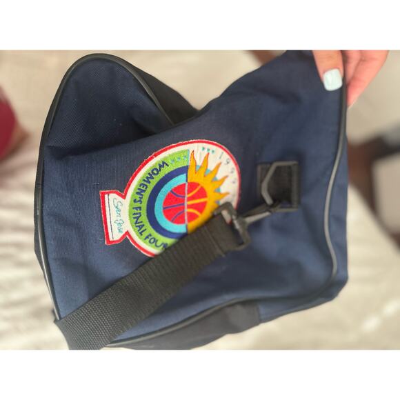 Rawlings NCAA Women’s Basketball 1999 Final Four Commemorative Bag Duffel - Picture 5 of 7